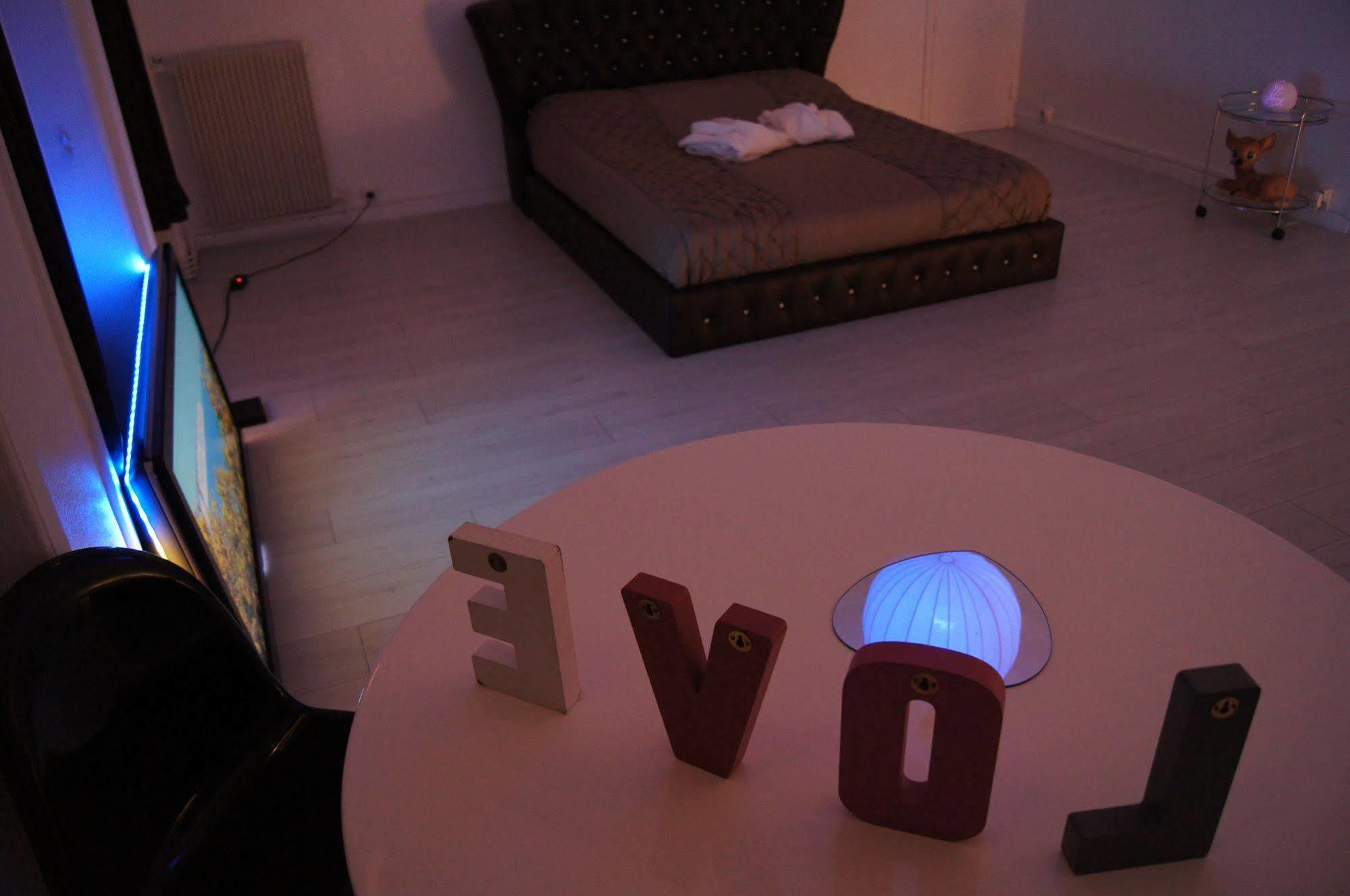 Studio Zen Lille Luaran gambar